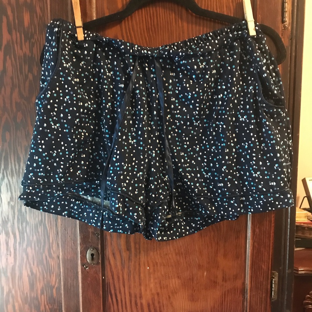 Polkadot shorts